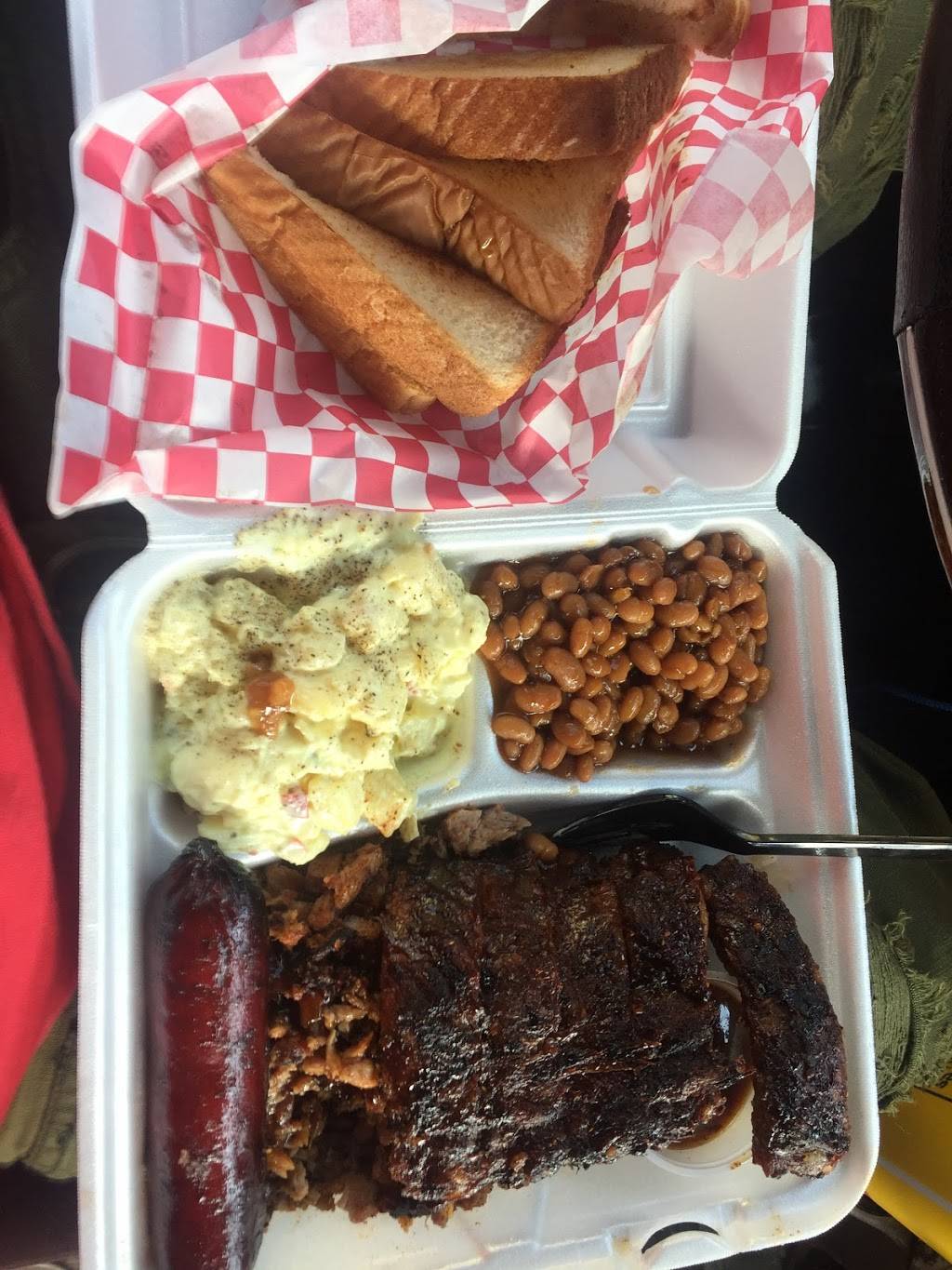 Welingtons Fine Bar-B-Que | restaurant | 4919 E Shelby Dr, Memphis, TN 38118, USA | 9013196843 OR +1 901-319-6843