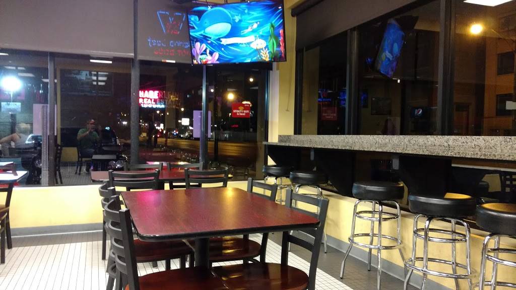 Redhot Ranch | restaurant | 3057 N Ashland Ave, Chicago, IL 60657, USA | 7736619377 OR +1 773-661-9377