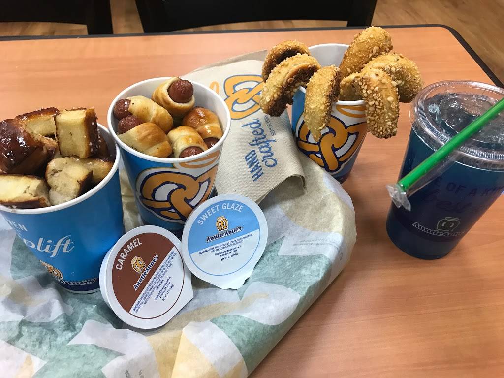 Auntie Annes Pretzels | restaurant | 2448 Chesapeake Square Ring Rd, Chesapeake, VA 23321, USA | 7573817775 OR +1 757-381-7775