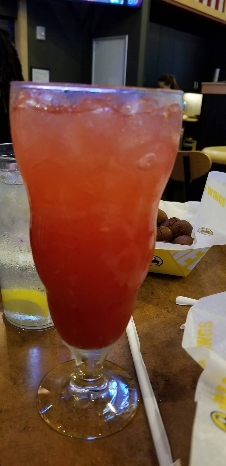 Buffalo Wild Wings | restaurant | 11400 University Blvd, Orlando, FL 32817, USA | 4072504880 OR +1 407-250-4880