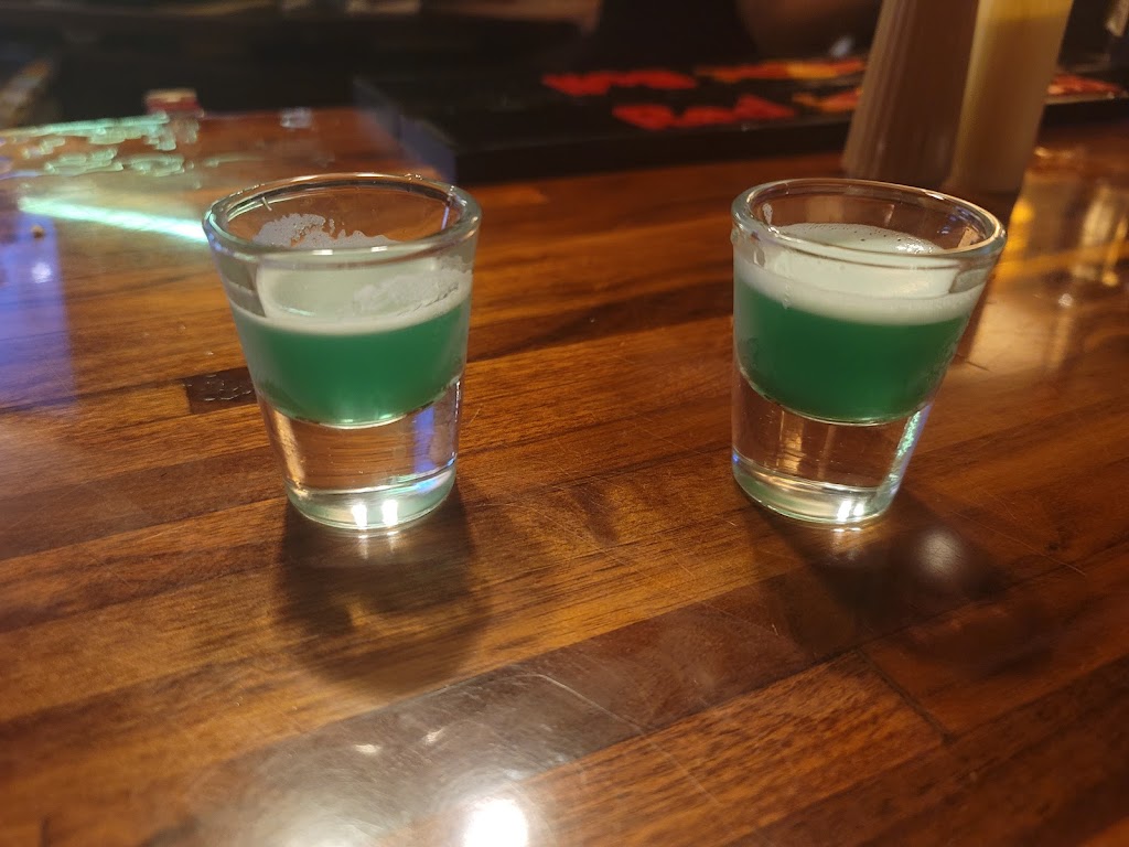 Red Rooster Tavern | restaurant | 2998 N Scenic Dr, Muskegon, MI 49445, USA | 2317444006 OR +1 231-744-4006