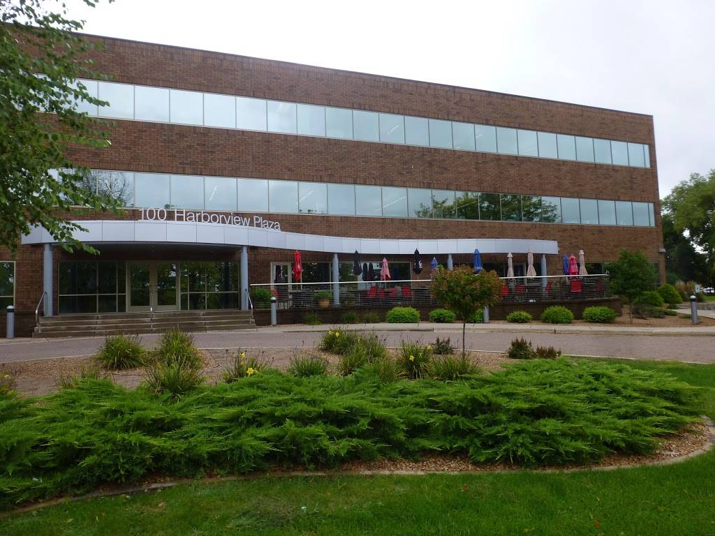 4 Sisters Wine Bar & Tapas Restaurant | restaurant | 100 Harborview Plaza #100, La Crosse, WI 54601, USA | 6087828213 OR +1 608-782-8213