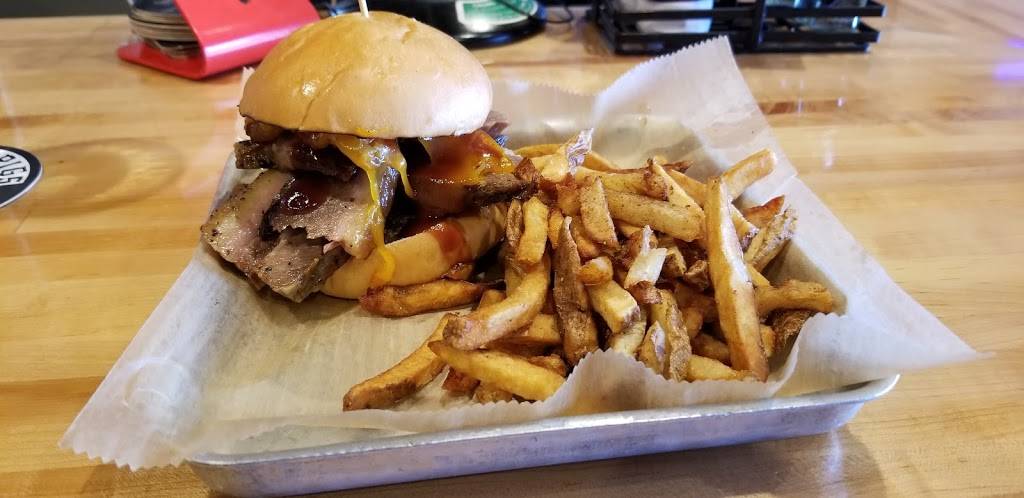 Burgers And Bottles | restaurant | 1278 Lone Oak Rd, Eagan, MN 55121, USA | 6513407175 OR +1 651-340-7175