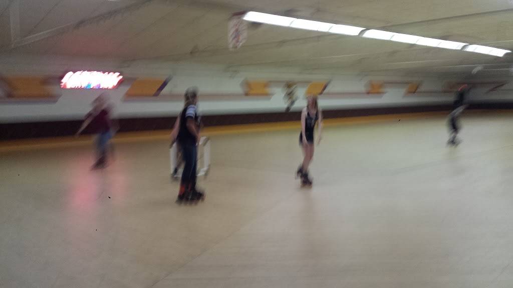 Rollerama | meal takeaway | 1004 34th St, Bakersfield, CA 93301, USA | 6613277589 OR +1 661-327-7589