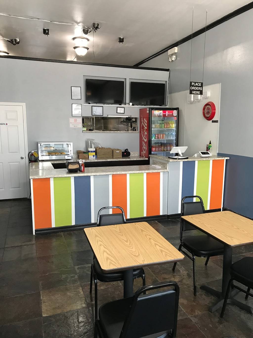 Aunty Joys Jamaican Kitchen | restaurant | 1217 W Devon Ave, Chicago, IL 60660, USA | 7738560247 OR +1 773-856-0247