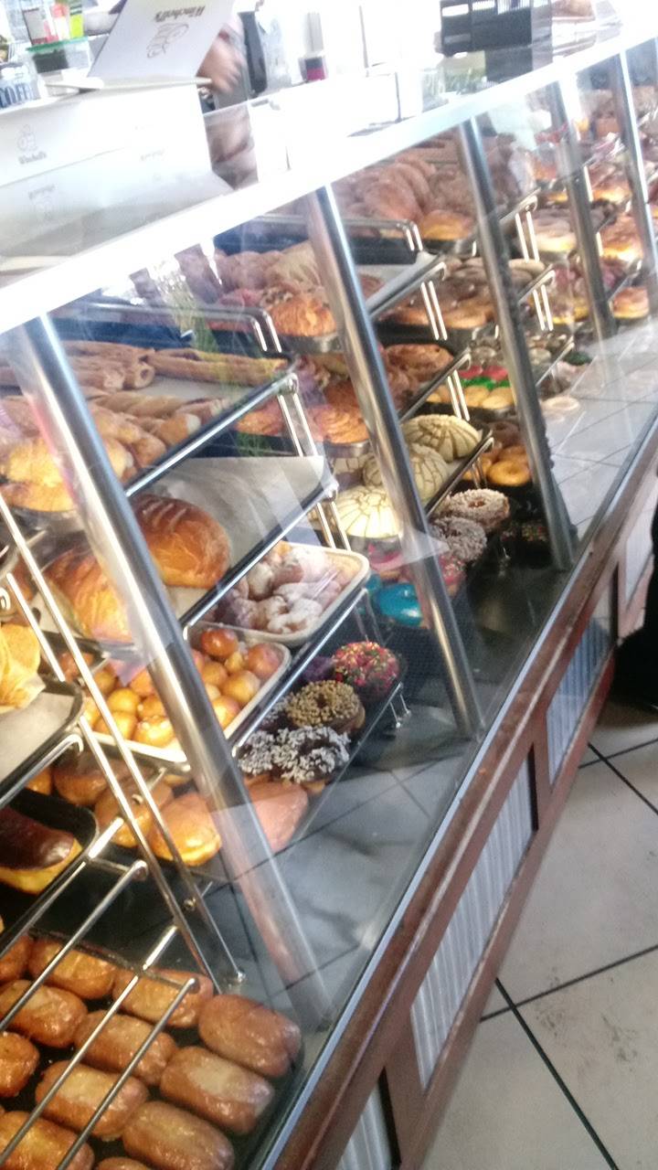 Winchells Donut House | cafe | 8567 S Broadway #2, Los Angeles, CA 90003, USA | 3237582372 OR +1 323-758-2372