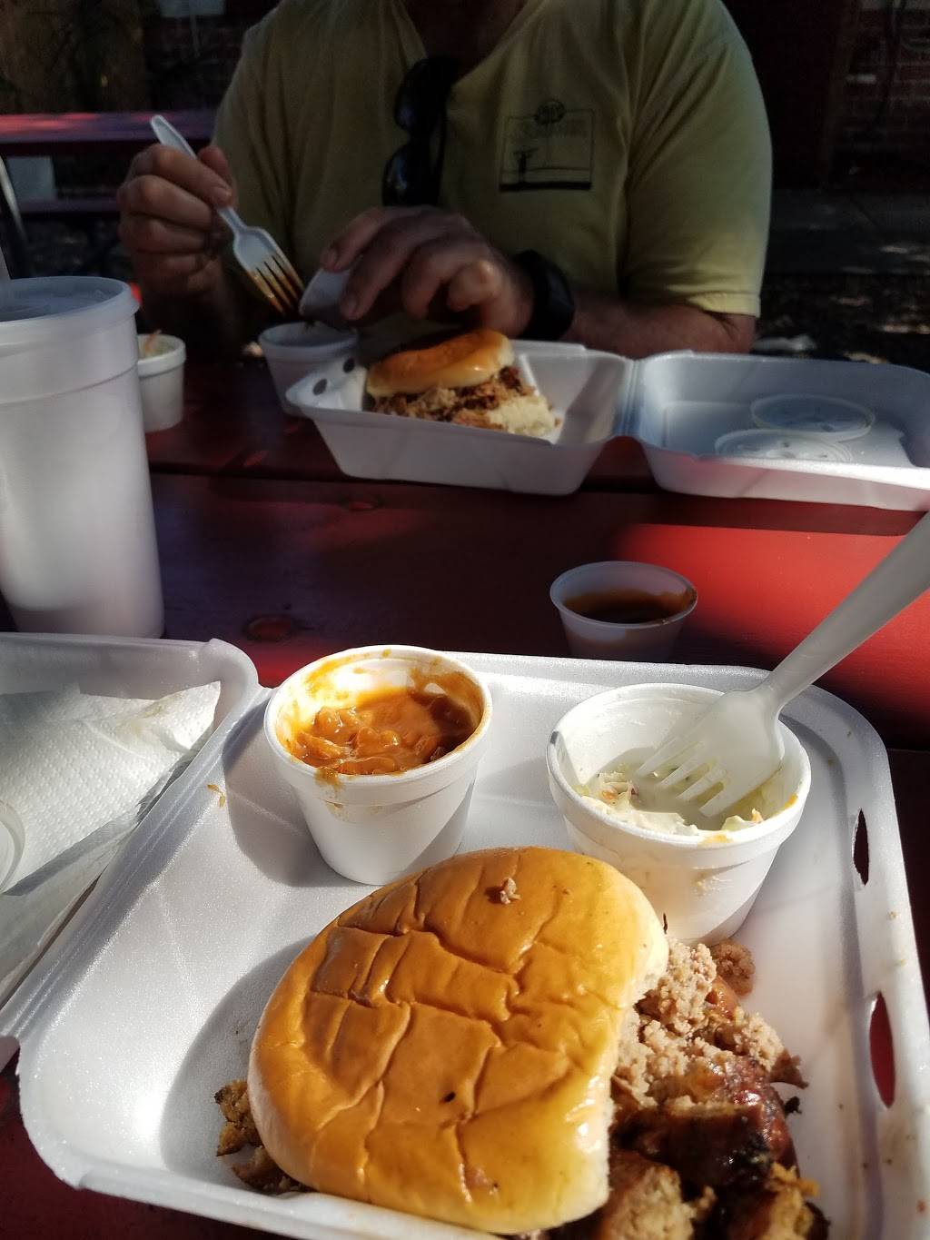 Elis Bar-B-Que | restaurant | 360 Skinner Blvd, Dunedin, FL 34698, USA | 7277384856 OR +1 727-738-4856