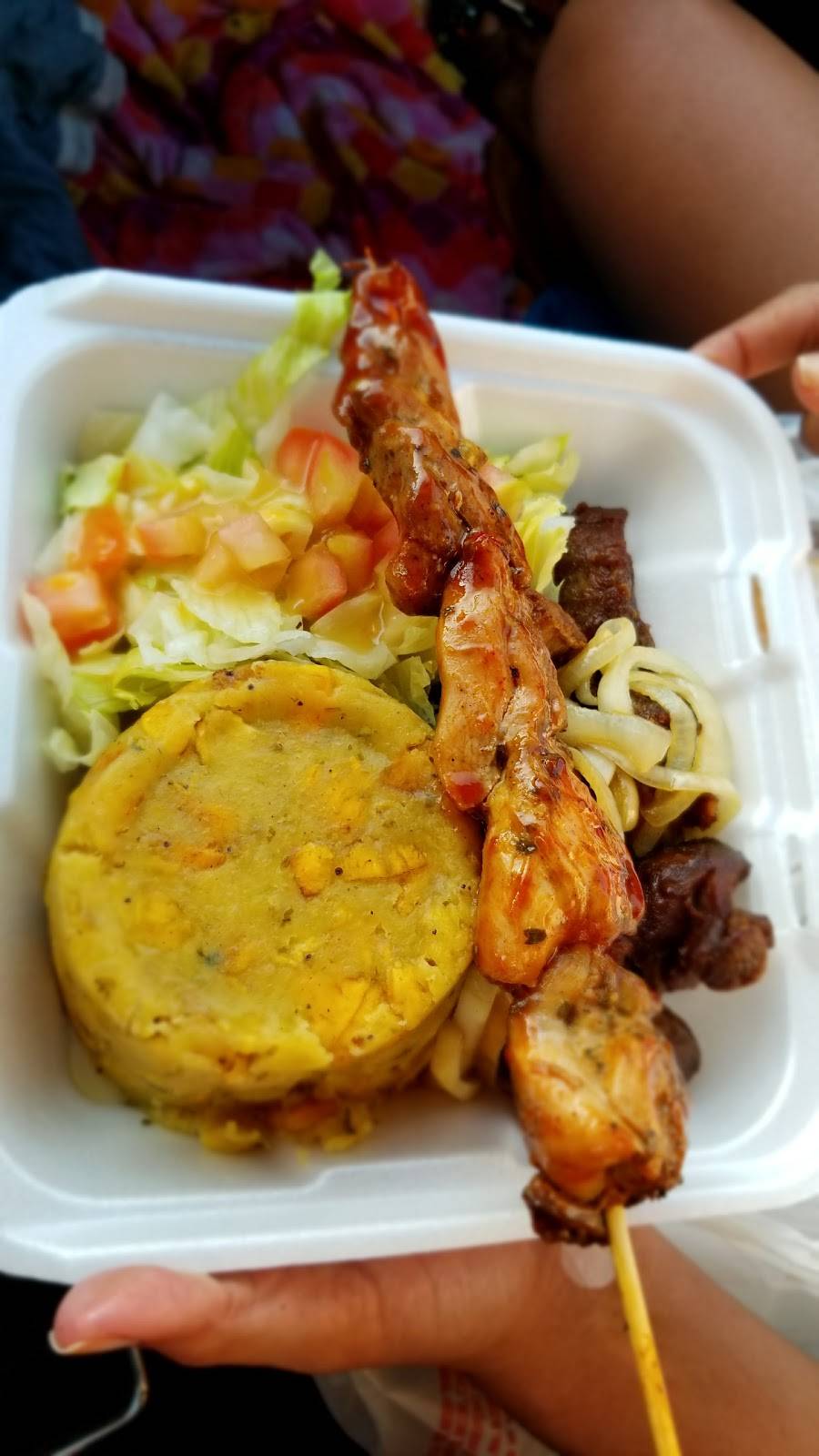 Papis Pinchos | restaurant | 133 W Orange St, Groveland, FL 34736, USA | 3525578033 OR +1 352-557-8033