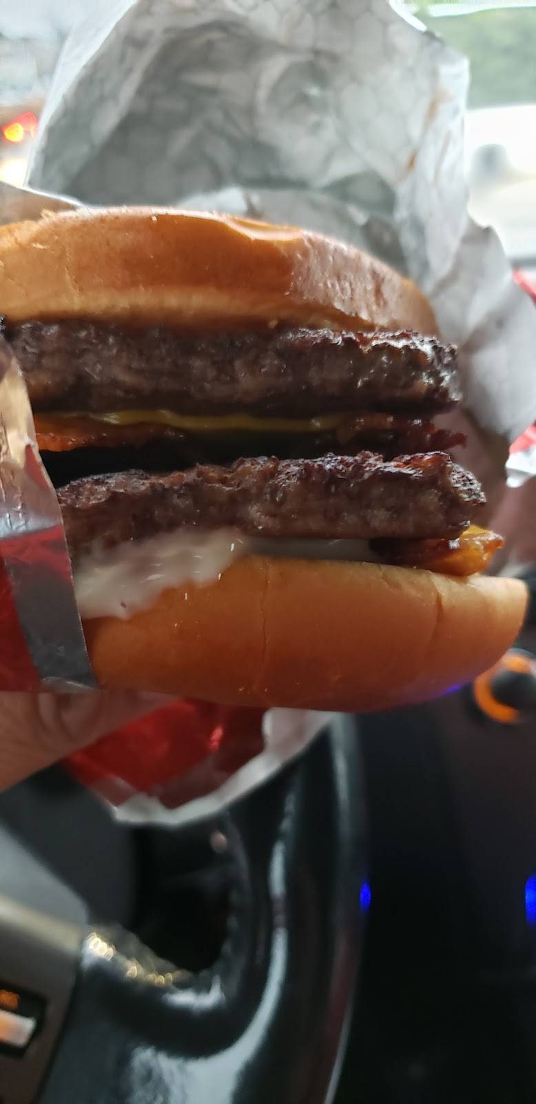 Wendys | restaurant | 800 Academy Dr, Bessemer, AL 35022, USA | 2054253378 OR +1 205-425-3378