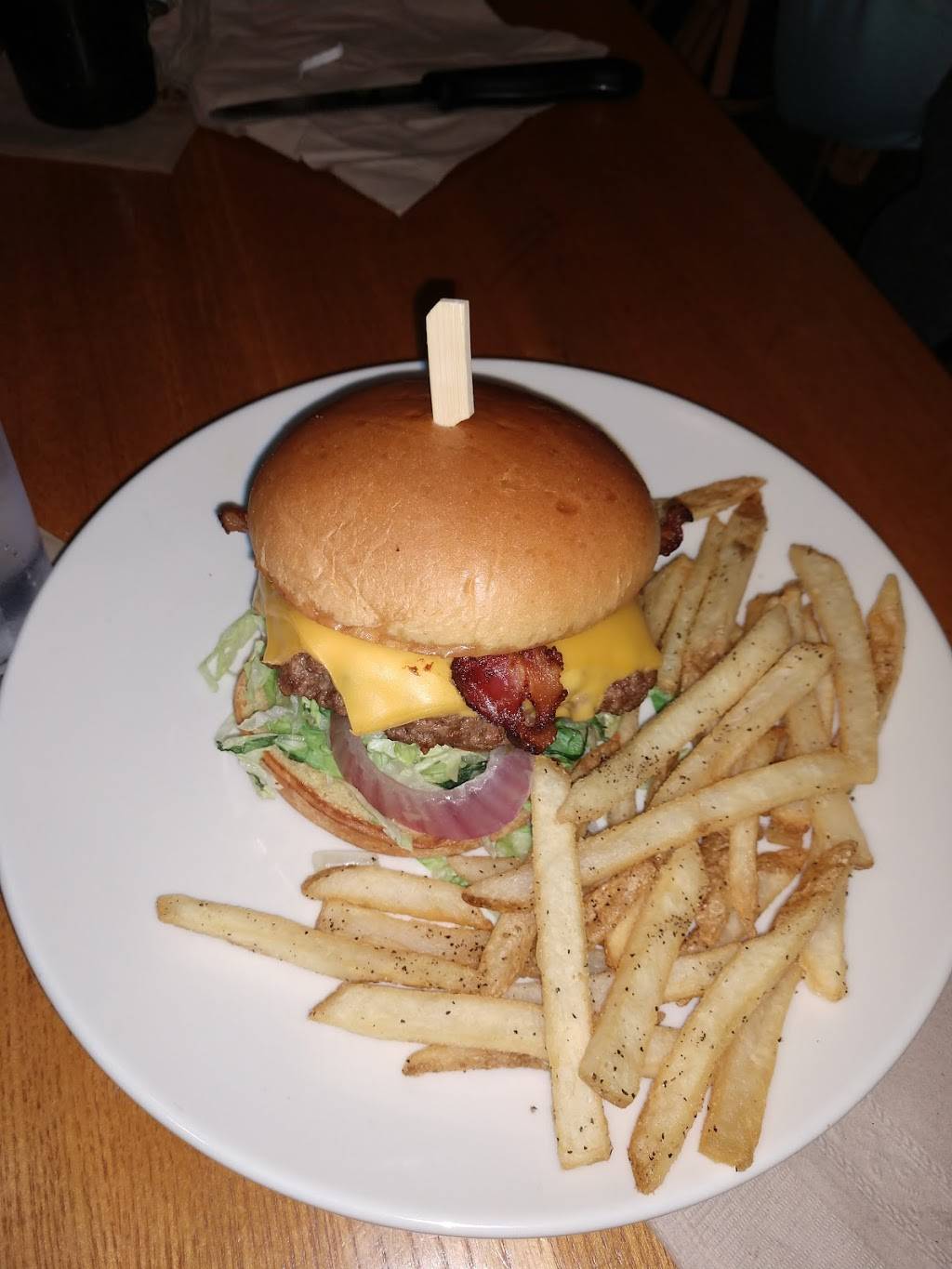 Applebees Grill + Bar | restaurant | 114 W US Hwy 80, Forney, TX 75126, USA | 9725525571 OR +1 972-552-5571