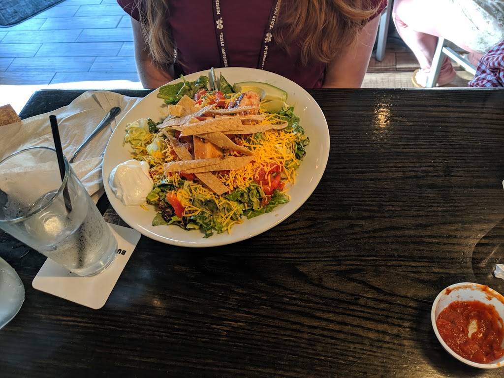 Bulldog Burger Company Starkville | restaurant | 702 University Dr, Starkville, MS 39759, USA | 6623244040 OR +1 662-324-4040