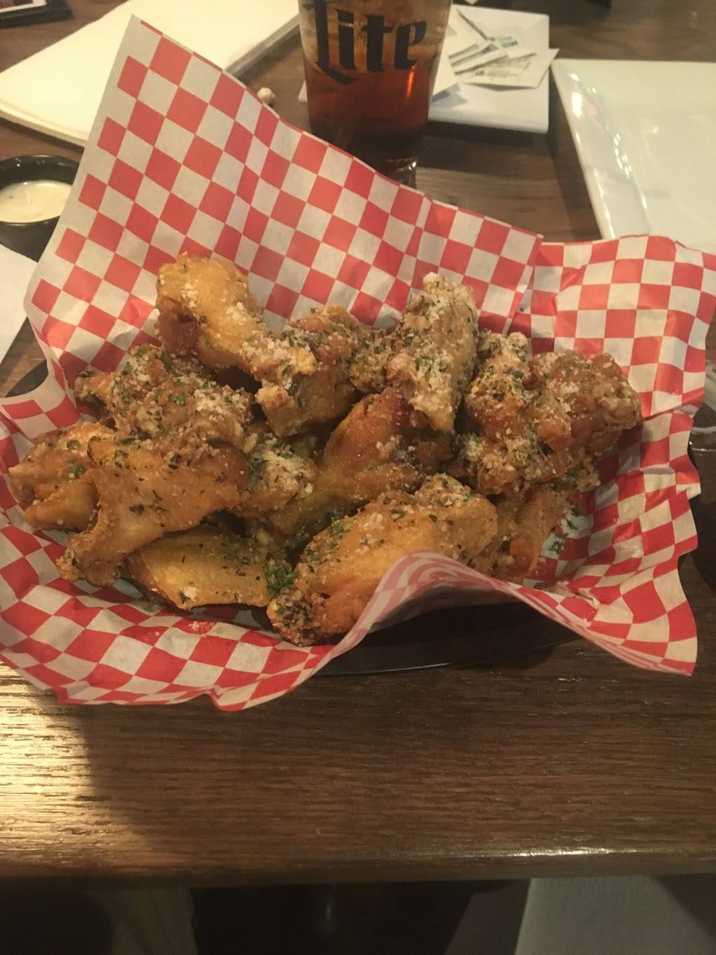 Buddys Sports Grill | restaurant | 6633 Douglas Ave, Racine, WI 53402, USA | 2626816464 OR +1 262-681-6464