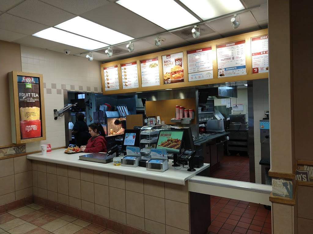 Wendys | restaurant | 440 S Lafayette St, South Lyon, MI 48178, USA | 2484460236 OR +1 248-446-0236