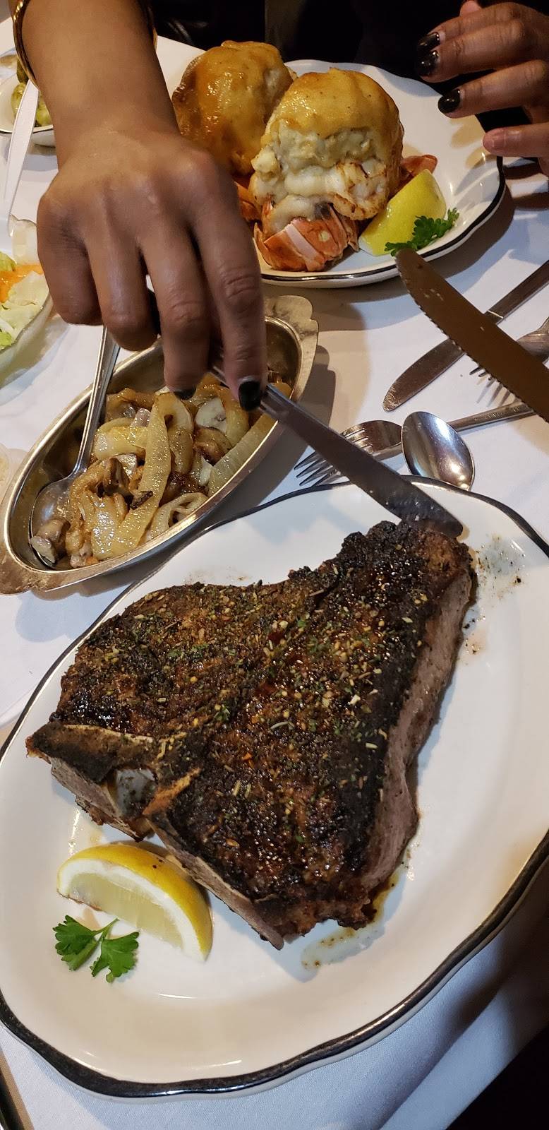 Michaels Steak & Lobster House | restaurant | 6209 Eastern Ave, Baltimore, MD 21224, USA | 4106336485 OR +1 410-633-6485