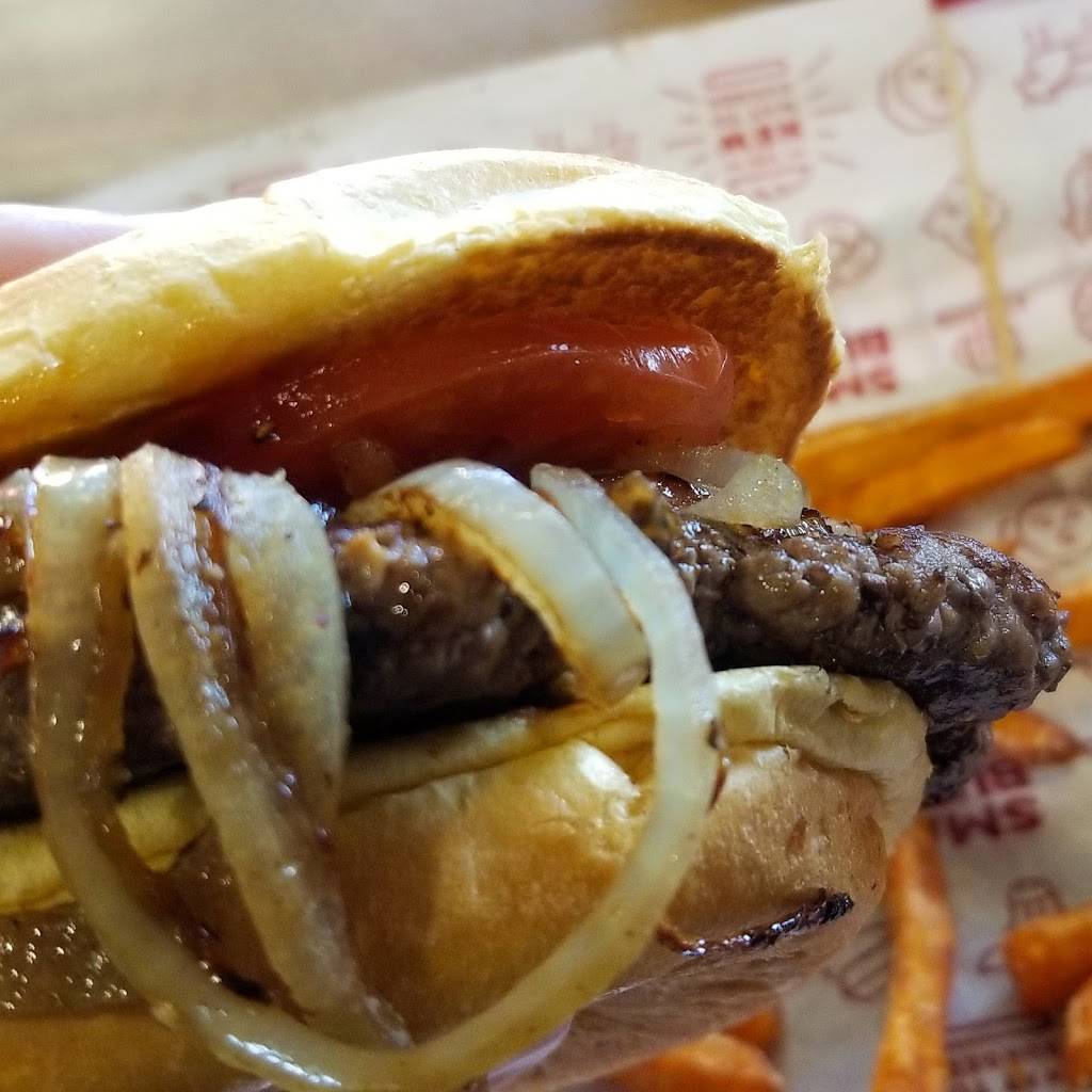 Smashburger | restaurant | 4097 Jericho Turnpike, East Northport, NY 11731, USA | 6314868309 OR +1 631-486-8309