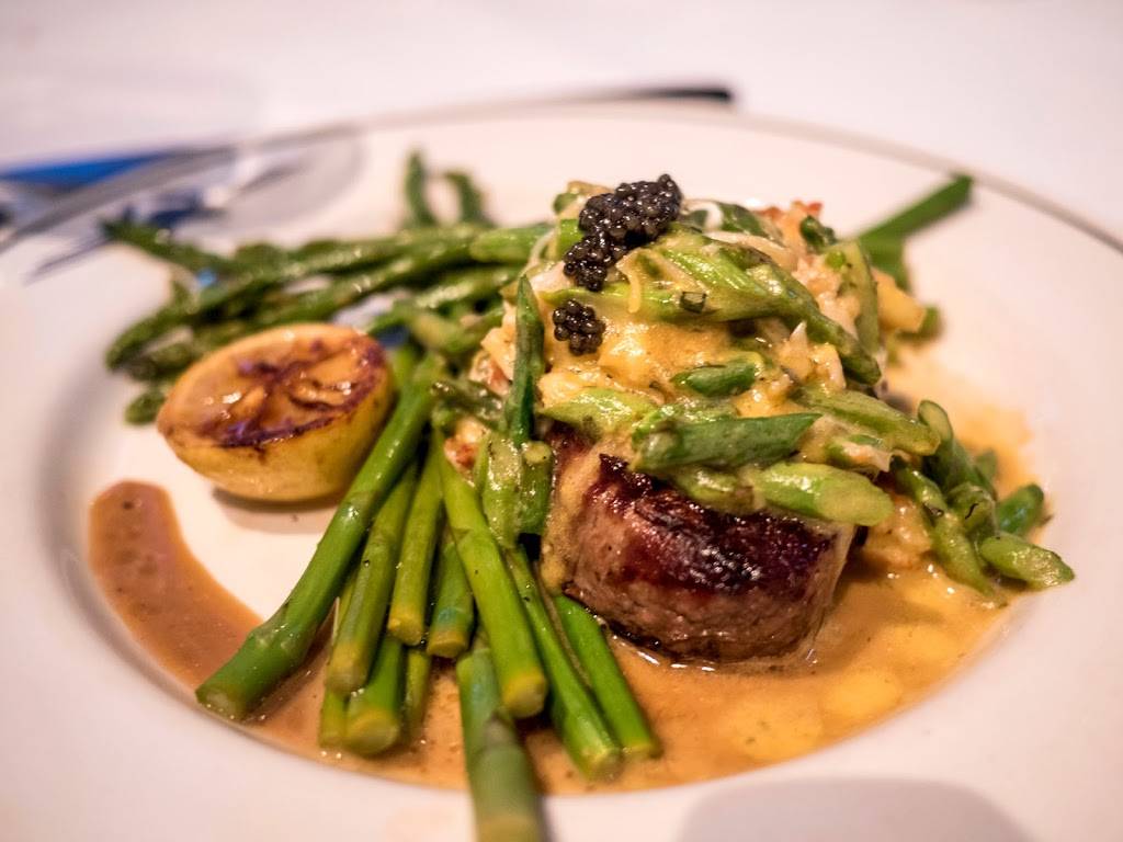 Trulucks | restaurant | 8990 University Center Ln, San Diego, CA 92122, USA | 8584532583 OR +1 858-453-2583