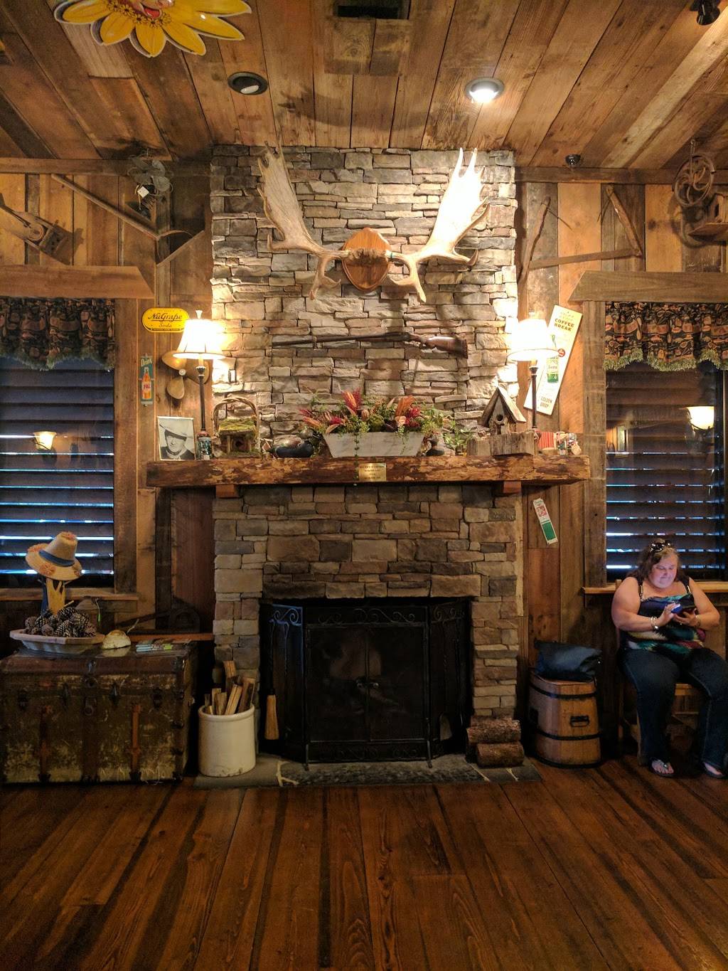 Catfish House | restaurant | 3011 Cobbs Ford Rd, Millbrook, AL 36054, USA | 3342857225 OR +1 334-285-7225