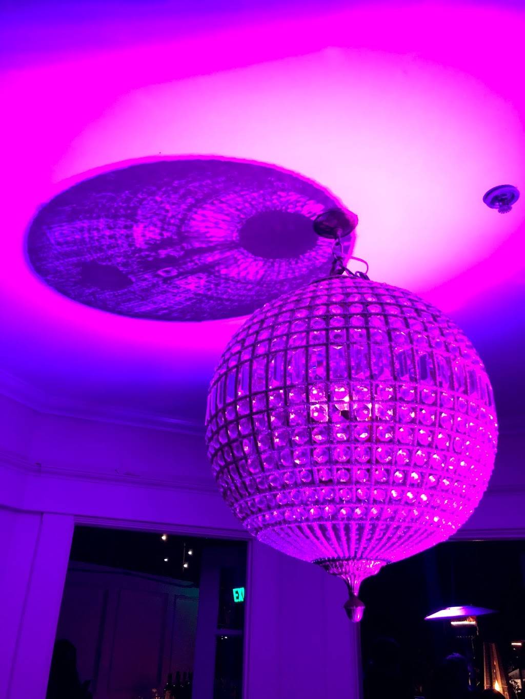 The Victorian | restaurant | 2640 Main St, Santa Monica, CA 90405, USA | 3103924956 OR +1 310-392-4956