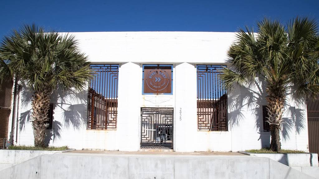 The Post at River East | restaurant | 2925 Race St, Fort Worth, TX 76111, USA | 8179458890 OR +1 817-945-8890