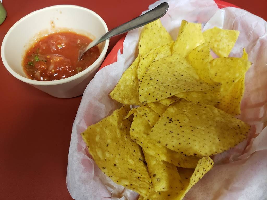 Los Burritos Tapatios | restaurant | 3285 E Ogden Ave, Lisle, IL 60532, USA | 6305483320 OR +1 630-548-3320