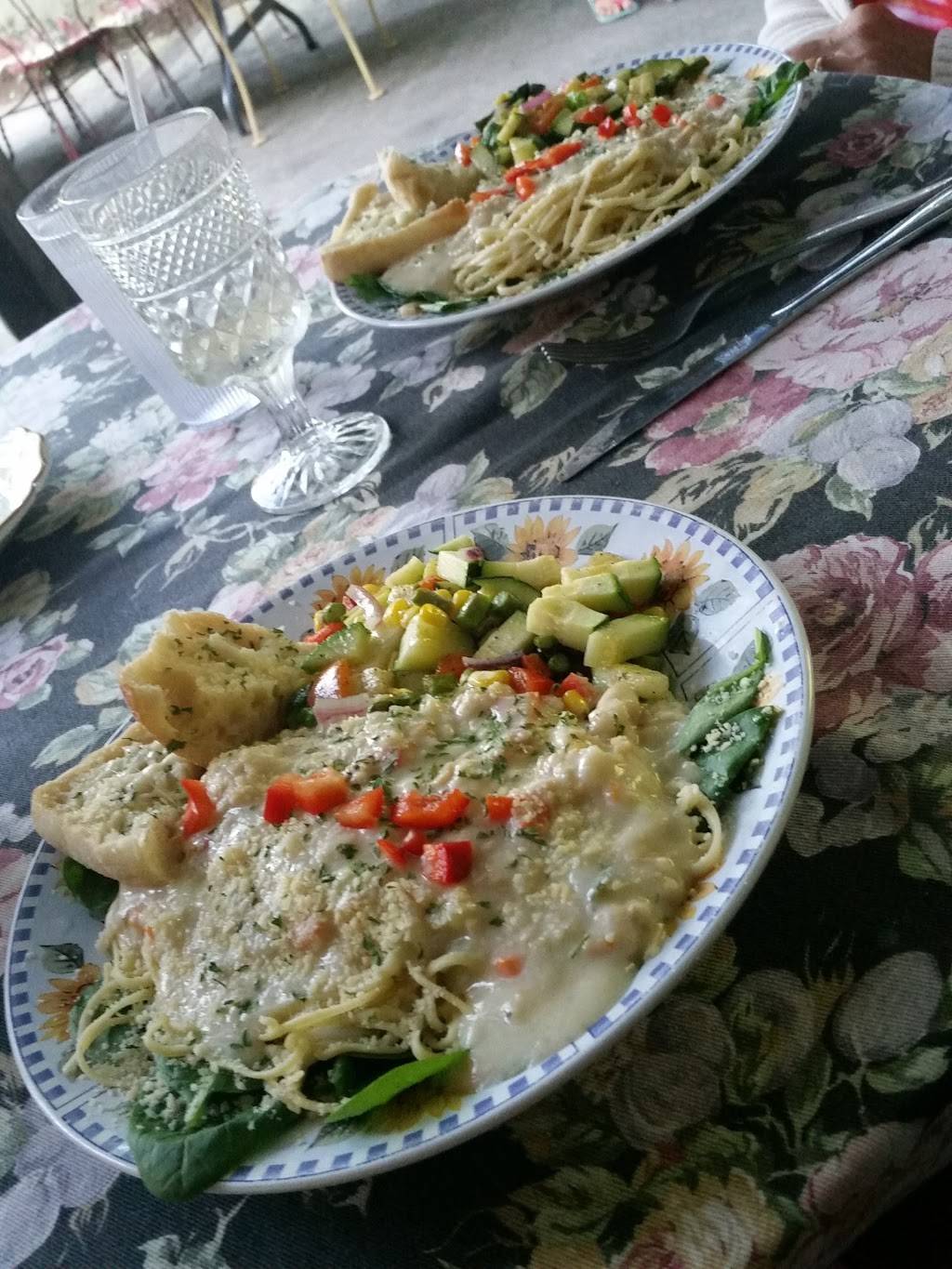 Farm House Café & Tea Room | cafe | 5171 Bean Blossom Rd, Nineveh, IN 46164, USA | 8129882004 OR +1 812-988-2004