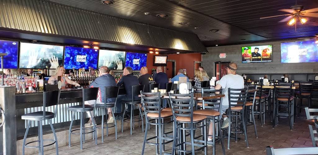 Driftwood Bar and Grill | restaurant | 1103 E Lake Dr, Novi, MI 48377, USA | 2486689005 OR +1 248-668-9005