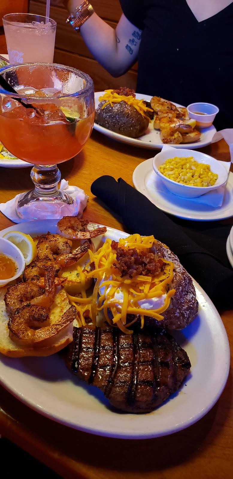 Texas Roadhouse | restaurant | 3322 Outer Loop, Louisville, KY 40219, USA | 5029627600 OR +1 502-962-7600