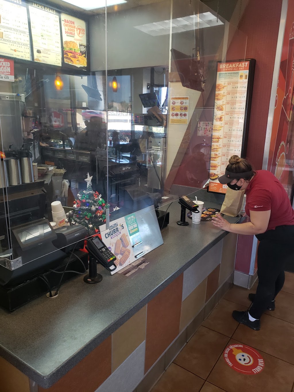 Jack in the Box | restaurant | 2499 Cottonwood Dr, El Centro, CA 92243, USA | 7603378959 OR +1 760-337-8959