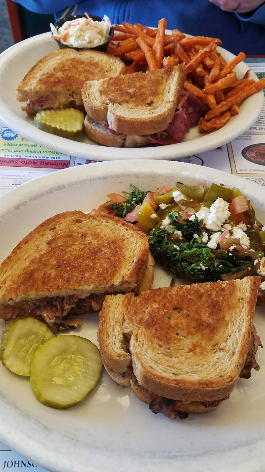 Doms Broad St Eatery | restaurant | 330 Broad St, Windsor, CT 06095, USA | 8602989758 OR +1 860-298-9758