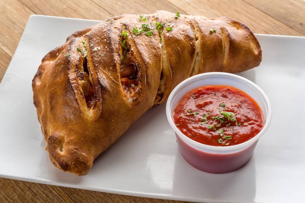 Pepperonis | restaurant | 8510 Farm to Market 359, Fulshear, TX 77441, USA | 2815330000 OR +1 281-533-0000