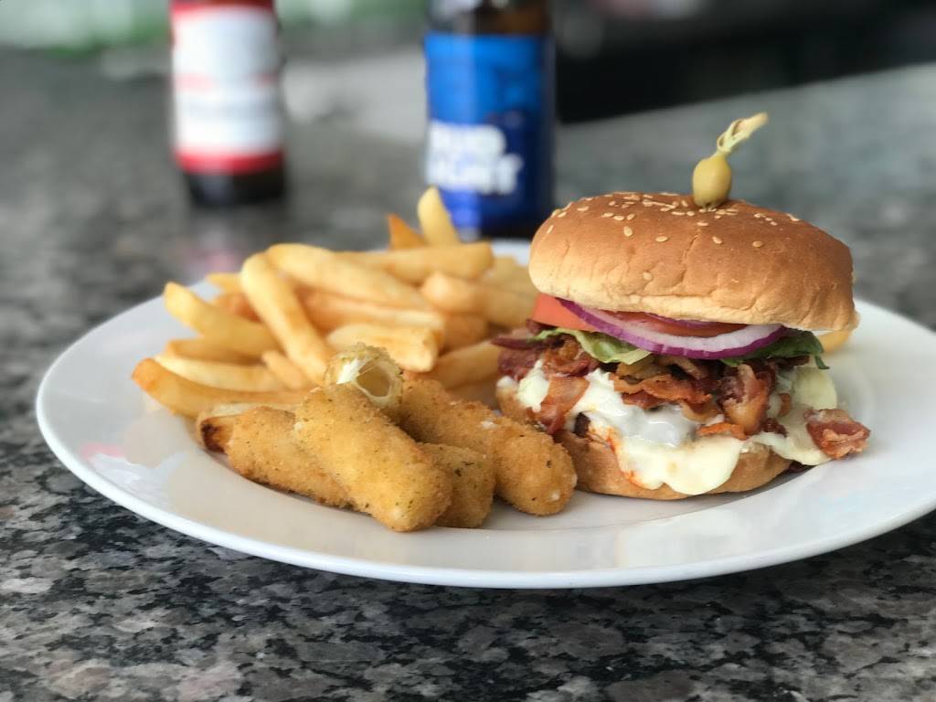 Ninos Restaurant & Bar | restaurant | 7 B Everett St, Revere, MA 02151, USA | 7816293494 OR +1 781-629-3494