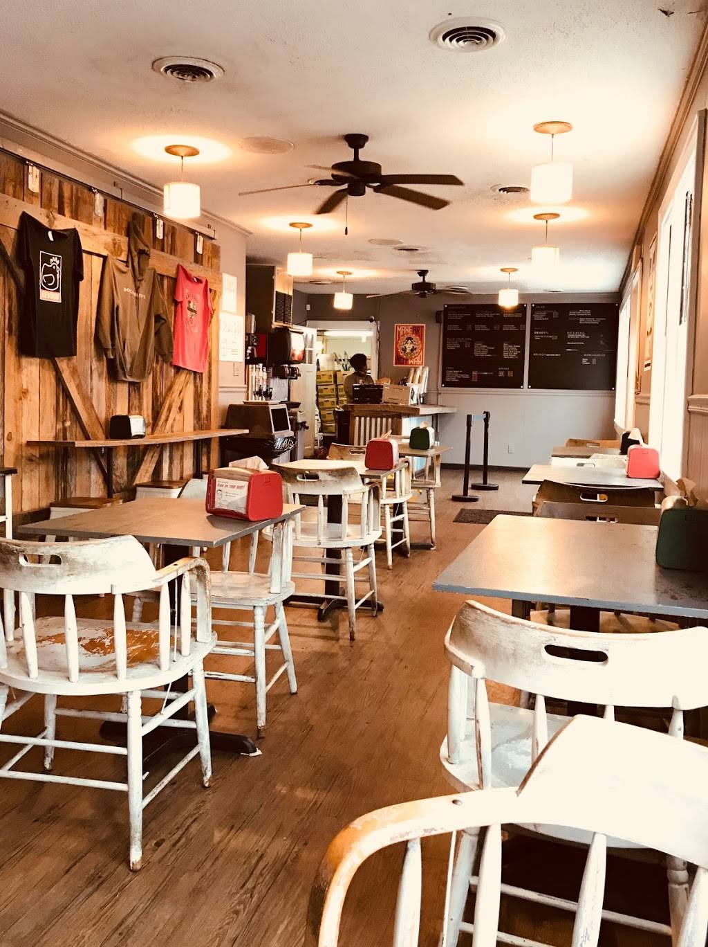 Boxcar Bettys | restaurant | 1922 Savannah Hwy, Charleston, SC 29407, USA | 8432257470 OR +1 843-225-7470