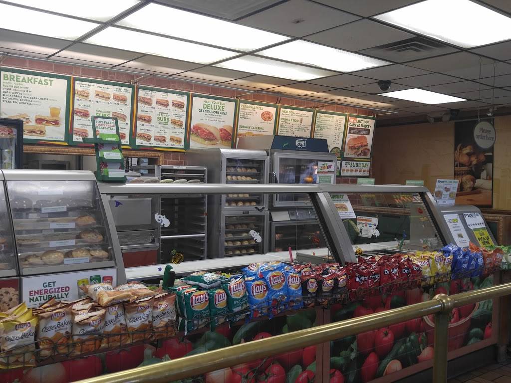 Subway Restaurants | restaurant | 137 S Federal Hwy, Dania Beach, FL 33004, USA | 9549215096 OR +1 954-921-5096