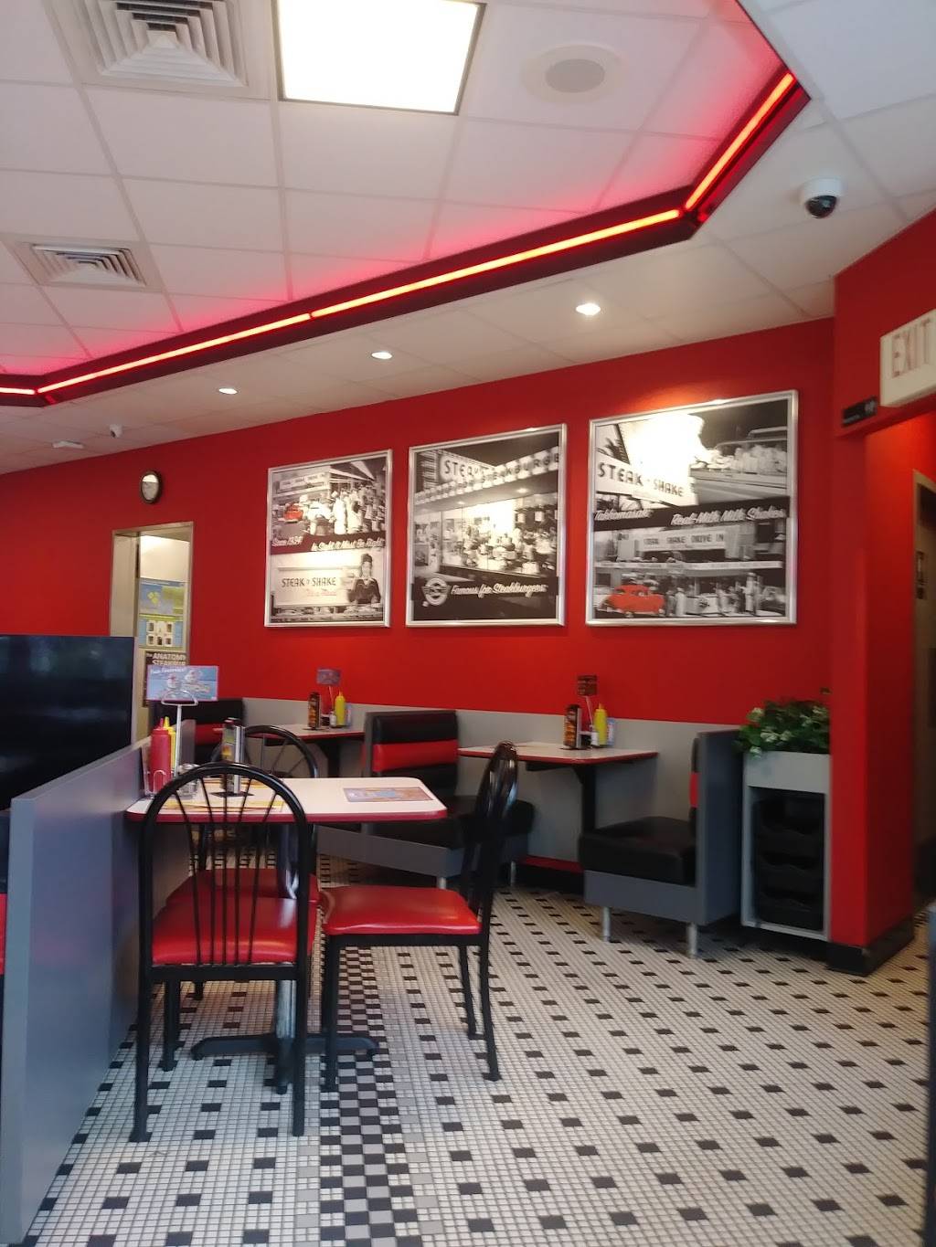 Steak n Shake | restaurant | 2567 E, FL-60, Valrico, FL 33594, USA | 8136573558 OR +1 813-657-3558