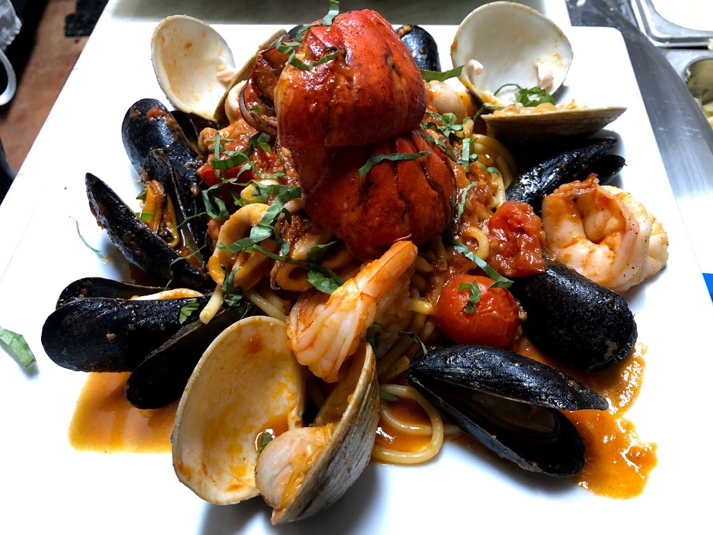 Roccos Cucina & Bar | restaurant | 450 Commercial Street, Boston, MA 02109, USA | 6175234055 OR +1 617-523-4055