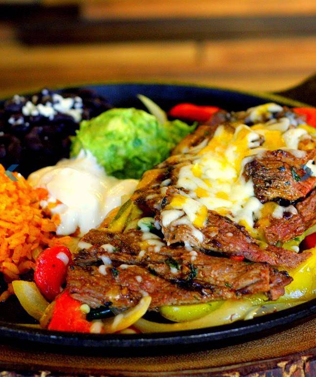 Bella Cocina | restaurant | 1501 W MacArthur Blvd, Santa Ana, CA 92704, USA | 7147557000 OR +1 714-755-7000