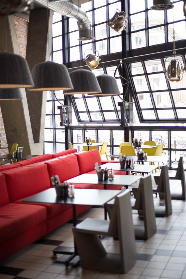 OUI Bar + KTCHN | restaurant | 609 S 3rd St, Minneapolis, MN 55415, USA | 6122527737 OR +1 612-252-7737