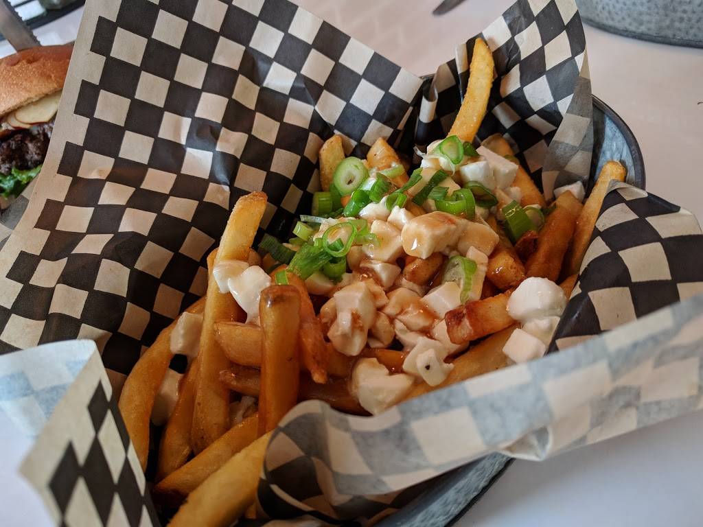 Vibes Gourmet Burgers | restaurant | 25 S Main St, Concord, NH 03301, USA | 6038568671 OR +1 603-856-8671