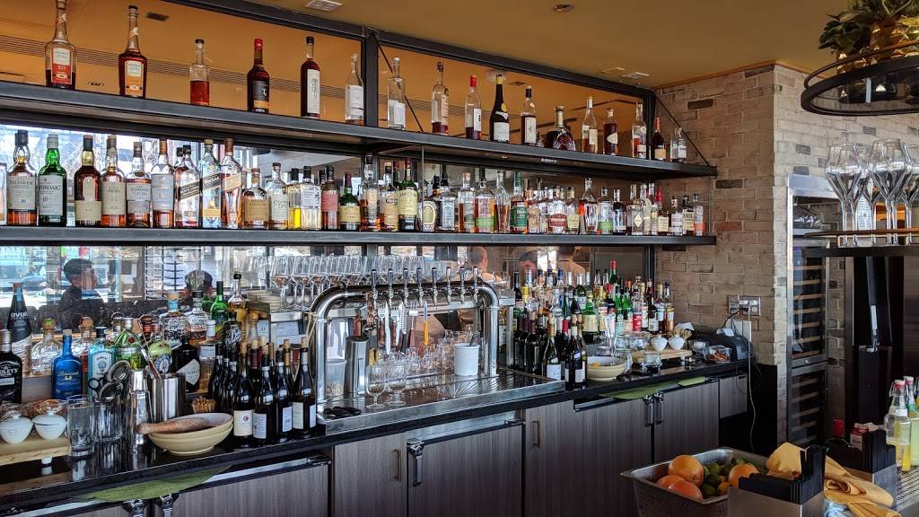 Requin | restaurant | 100 District Square SW, Washington, DC 20024, USA | 2028278380 OR +1 202-827-8380