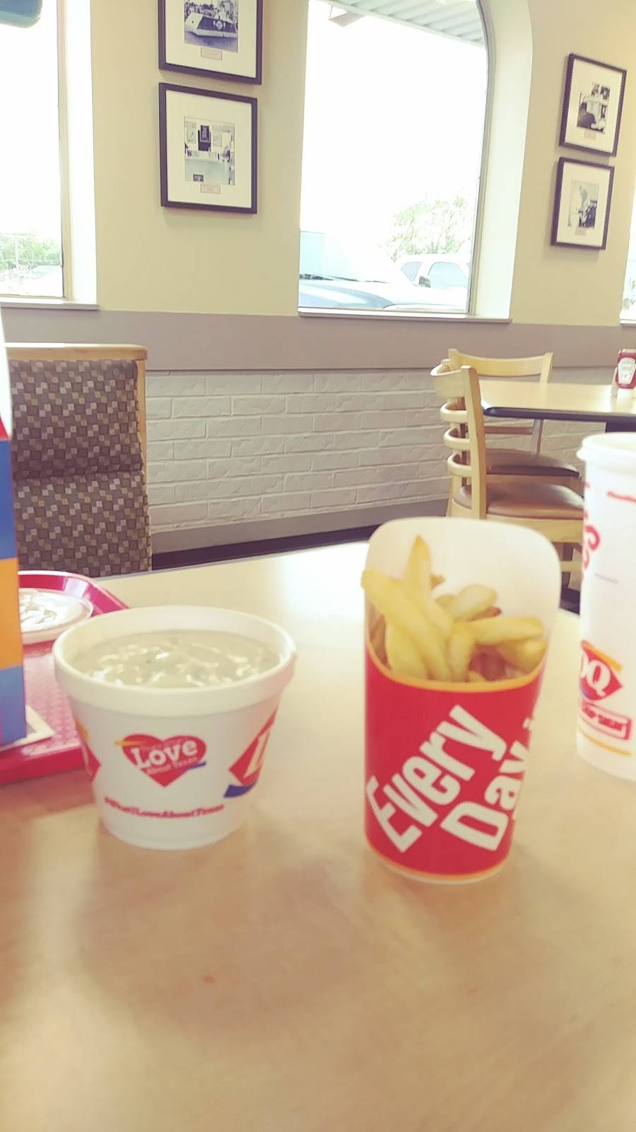 Dairy Queen Store | restaurant | 123 N 14th St, Nederland, TX 77627, USA | 4097273178 OR +1 409-727-3178