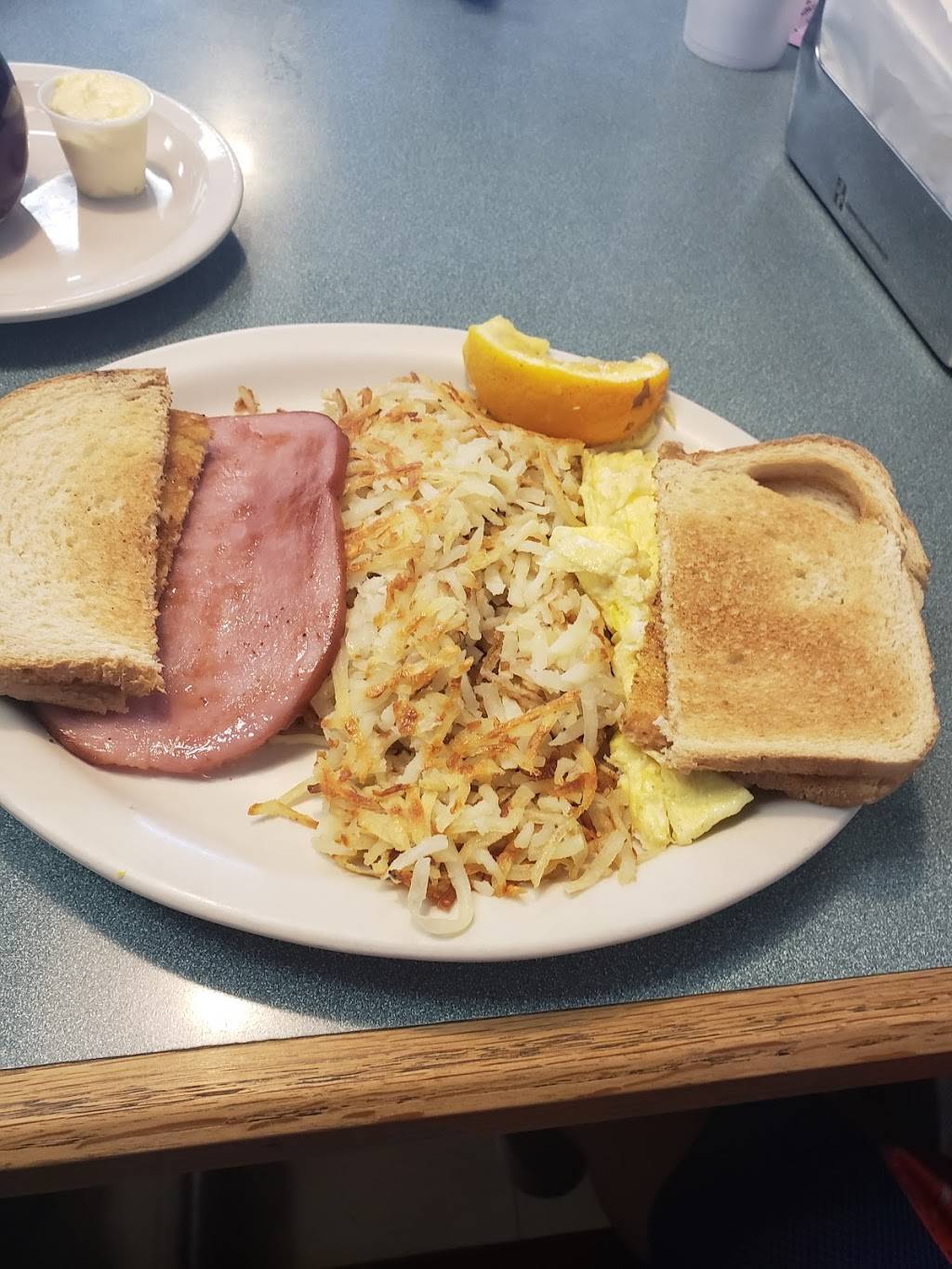 Giant Hamburgers | restaurant | Lindsay Marketplace, 2753 E Broadway Rd, Mesa, AZ 85204, USA | 4807336542 OR +1 480-733-6542