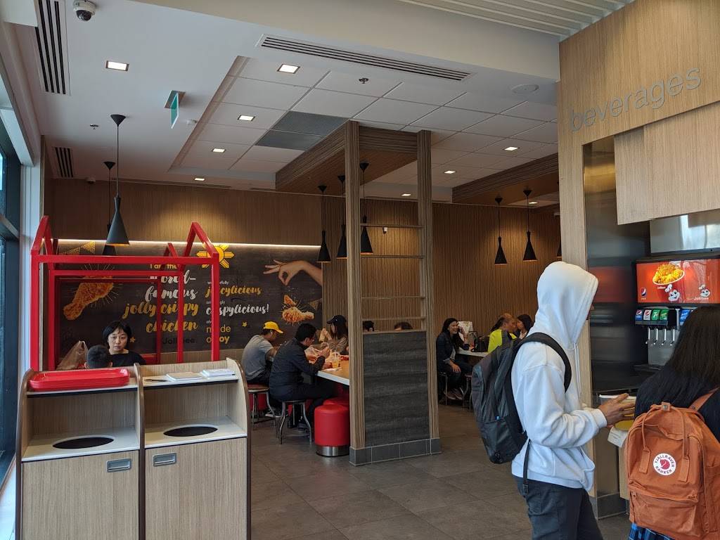 Jollibee North York | restaurant | 79 Billy Bishop Way, North York, ON M3K 2C8, Canada | 6479512822 OR +1 647-951-2822