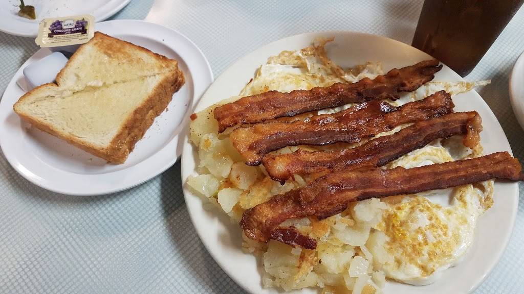 Star Diner | restaurant | 66 E Post Rd, White Plains, NY 10601, USA | 9146848702 OR +1 914-684-8702