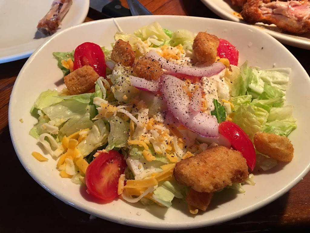 Outback Steakhouse | restaurant | 1209 Veterans Pkwy, Clarksville, IN 47129, USA | 8122834329 OR +1 812-283-4329