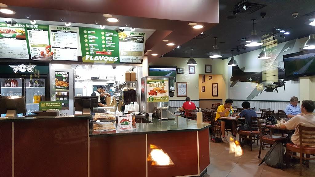 Wingstop | meal takeaway | 8484 W Golf Rd, Niles, IL 60714, USA | 8479669464 OR +1 847-966-9464