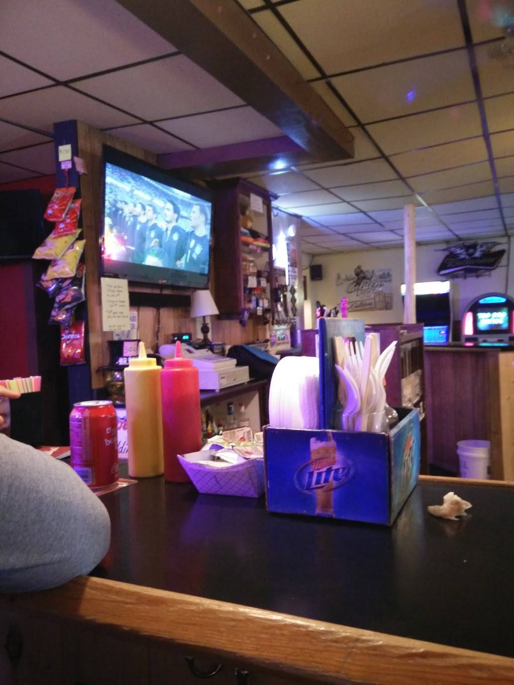 B&B Sports Bar & Grill | restaurant | 115 2nd Ave NE, Staples, MN 56479, USA | 2188942661 OR +1 218-894-2661