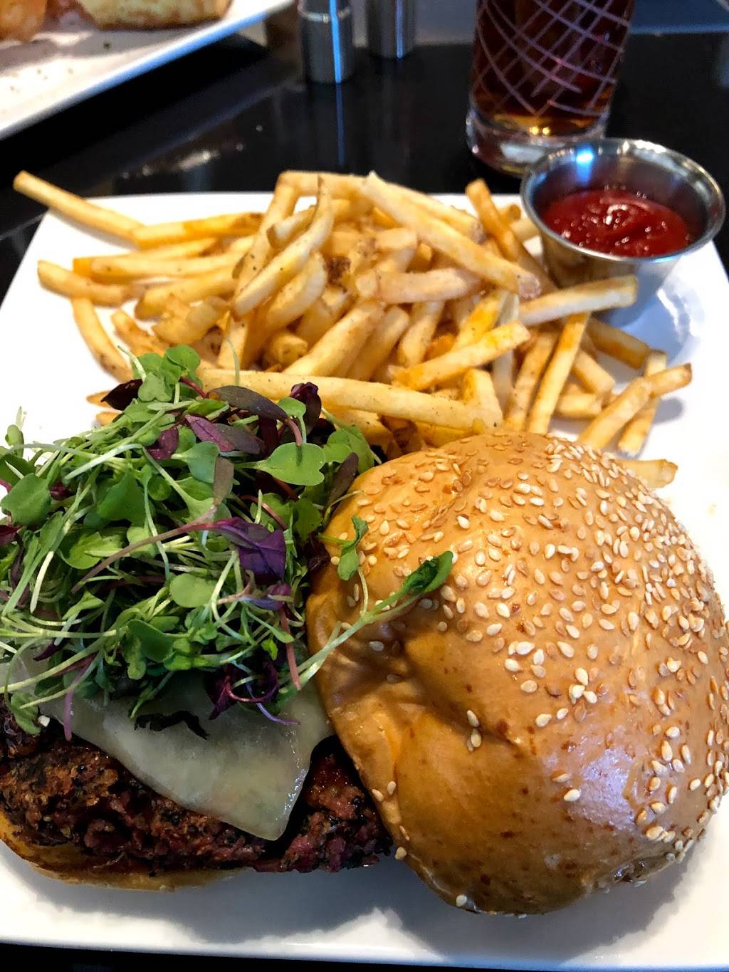 The Rutledge | restaurant | 105 International Dr, Franklin, TN 37067, USA | 6154721640 OR +1 615-472-1640