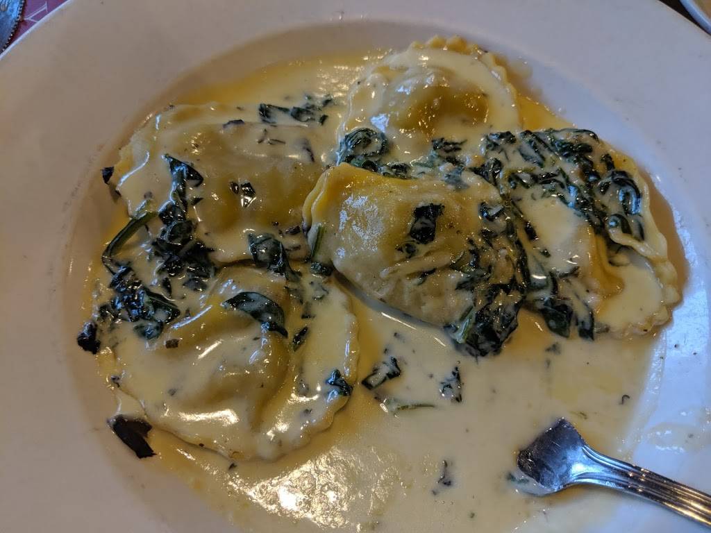 Lenocis Spaghetti House | restaurant | 5520 Oberlin Ave, Lorain, OH 44053, USA | 4402823033 OR +1 440-282-3033