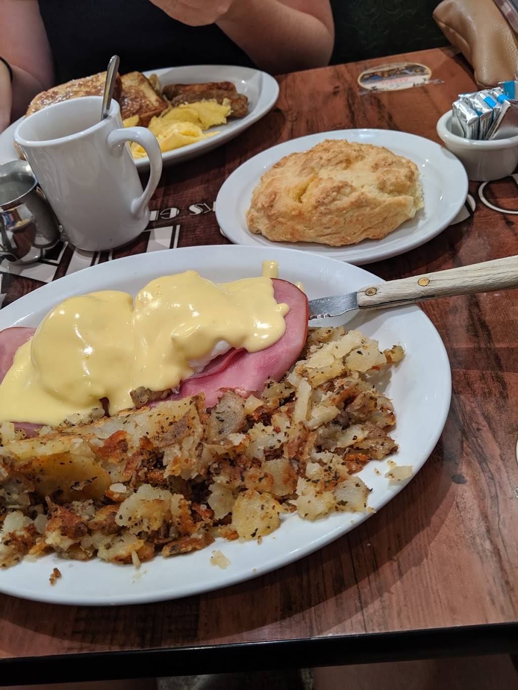 Dots Diner On the Hill | restaurant | 1333 Broadway, Boulder, CO 80302, USA | 3034479184 OR +1 303-447-9184