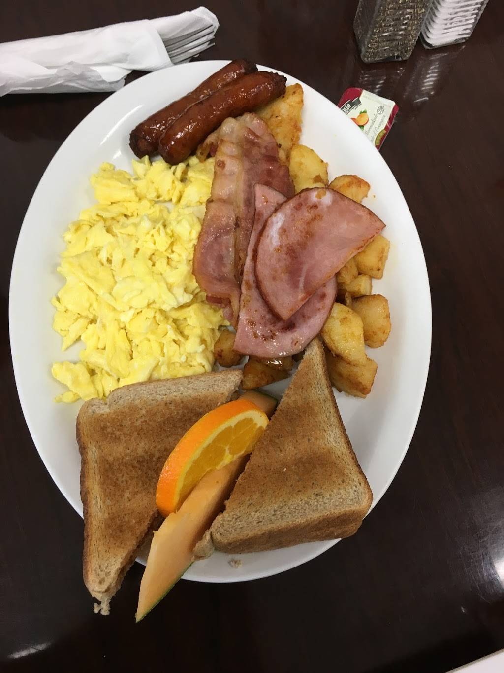 Excellent Grill | restaurant | 17074 Leslie St, Newmarket, ON L3Y 8V8, Canada | 9052354511 OR +1 905-235-4511